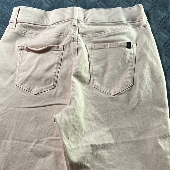 Gloria Vanderbilt Pink Skorts Comfortable Fit - Picture 4 of 8